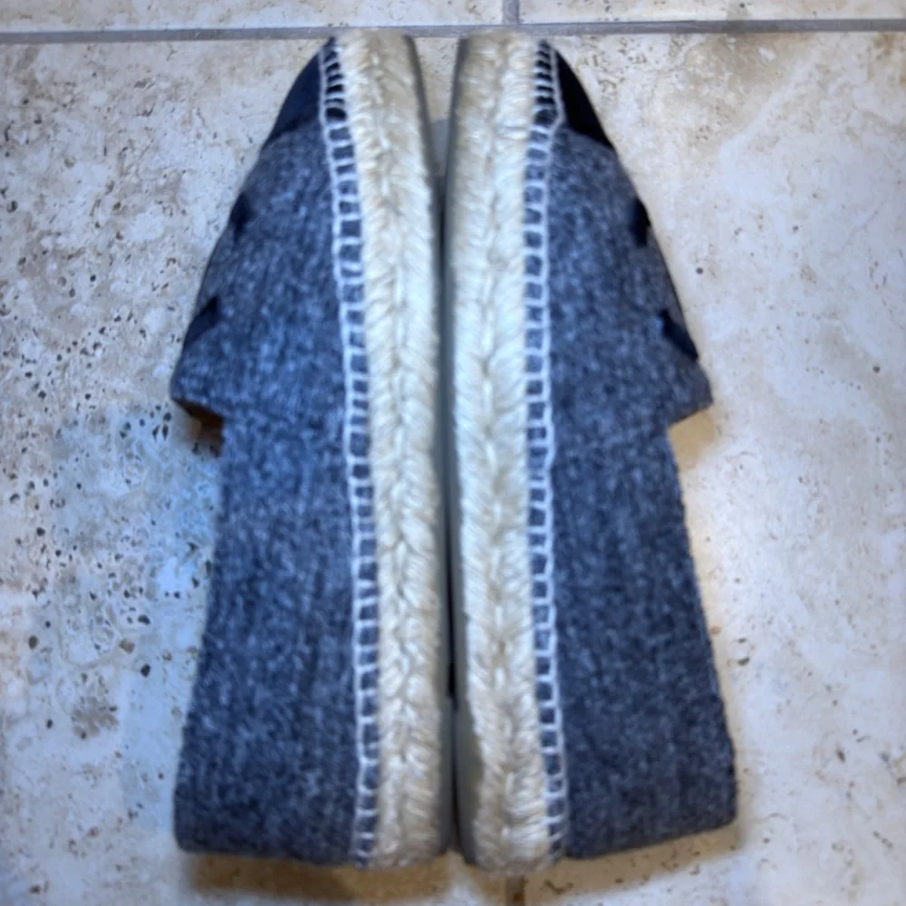 CHANEL Grey Tweed & Velvet CC Espadrille EU 39 true fits US 8-8.5 Full Set